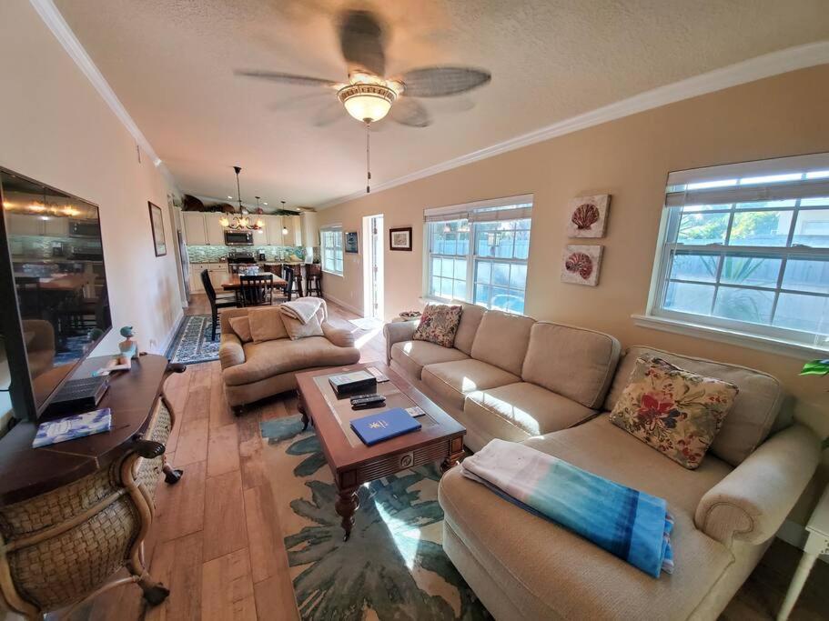 Bahamian Cottage - Heated Pool Walk To The Beach 코코아비치 외부 사진