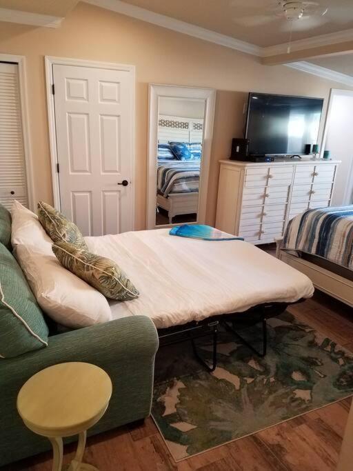 Bahamian Cottage - Heated Pool Walk To The Beach 코코아비치 외부 사진