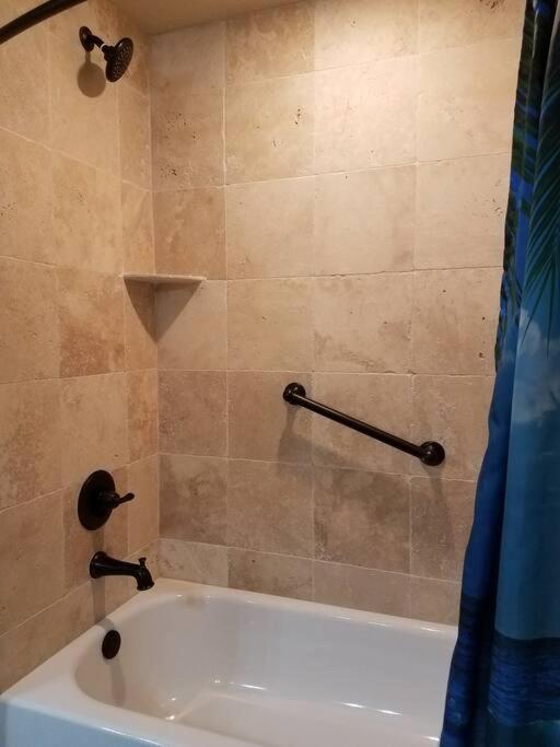 Bahamian Cottage - Heated Pool Walk To The Beach 코코아비치 외부 사진