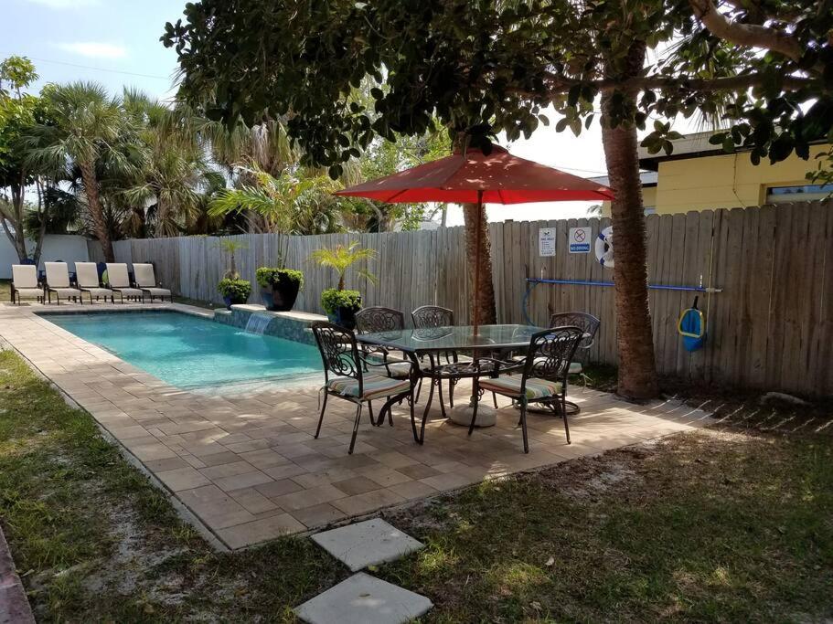 Bahamian Cottage - Heated Pool Walk To The Beach 코코아비치 외부 사진
