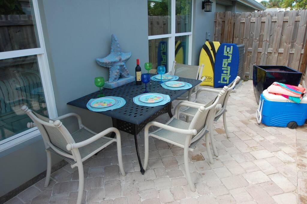 Bahamian Cottage - Heated Pool Walk To The Beach 코코아비치 외부 사진